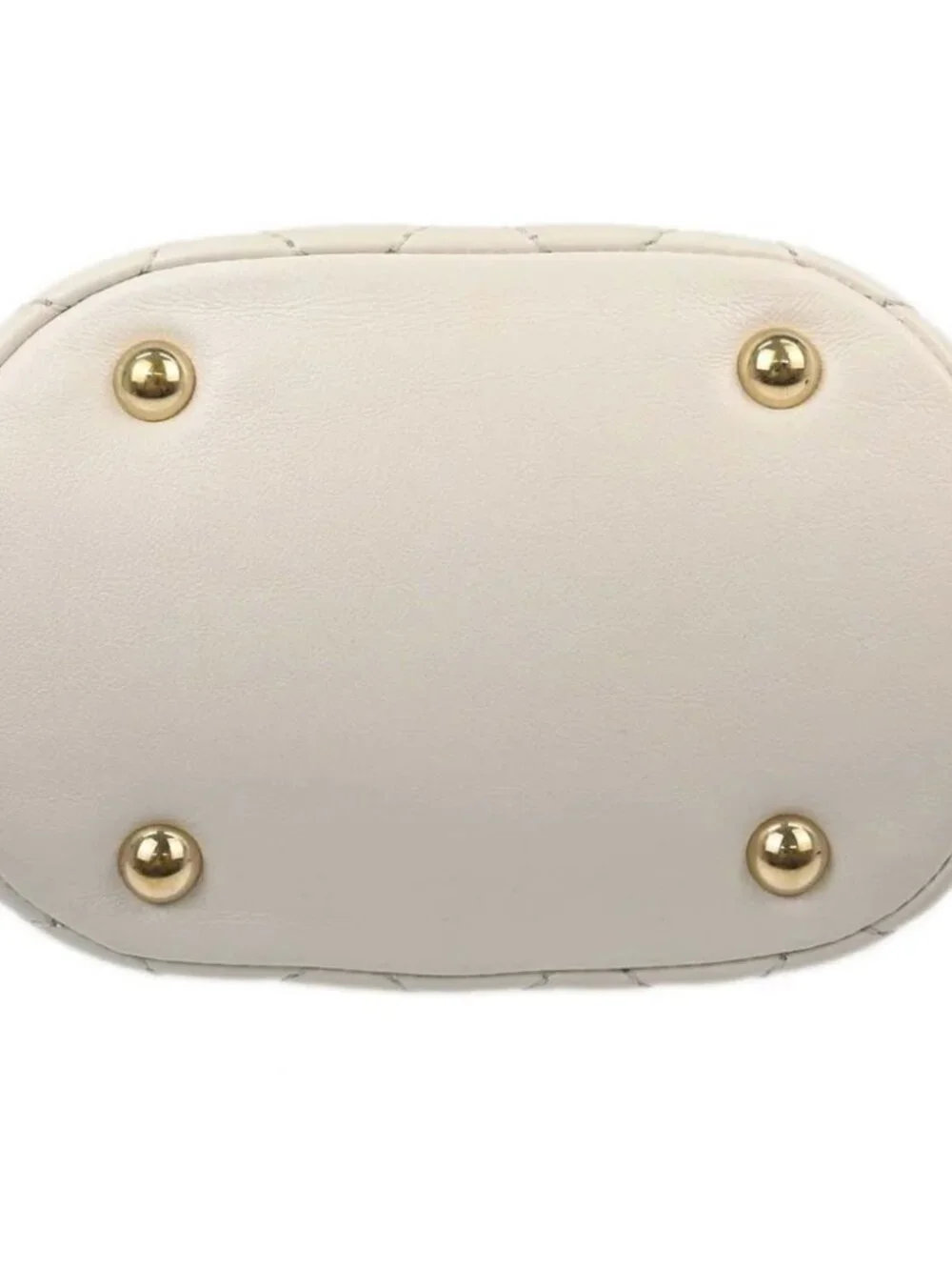 Chanel White Leather Matelasse Bucket Chain Shoulder Bag
